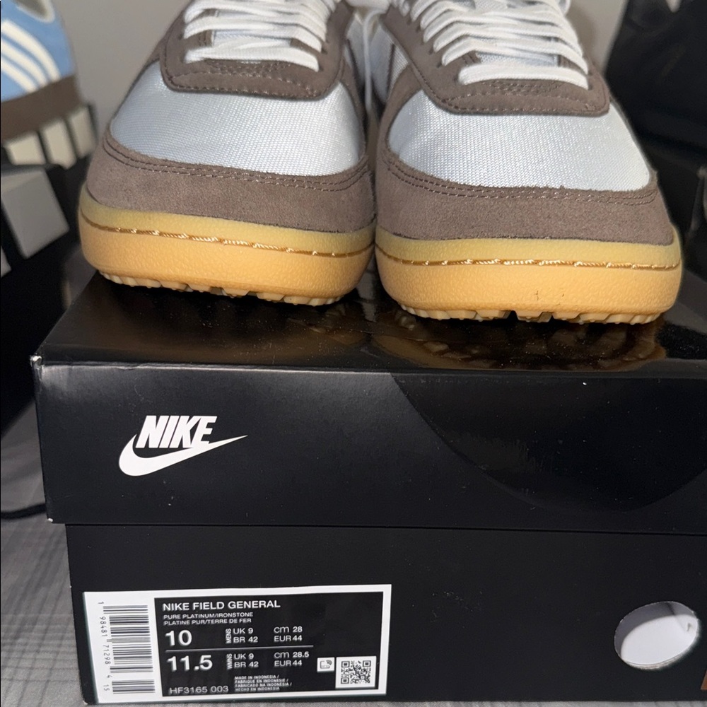 Nike Field General in Platinum and Ironstones size 10 men's 11 1/2 women's - Picture 5 of 5